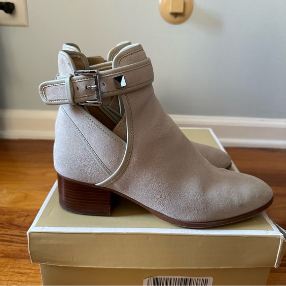 Michael Kors Boots - Picture 10 of 11